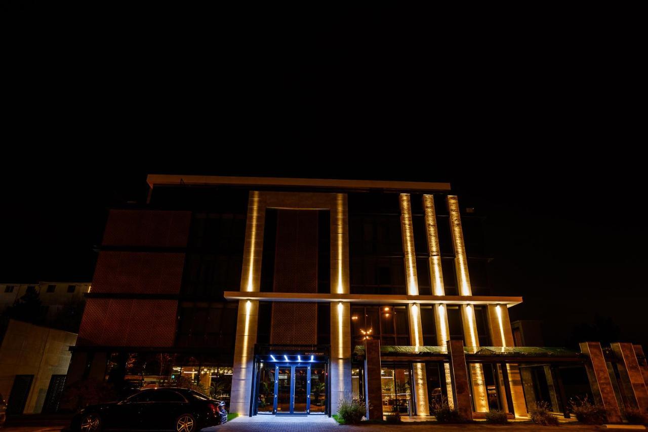 Hotel Kristal Фокшаны Экстерьер фото