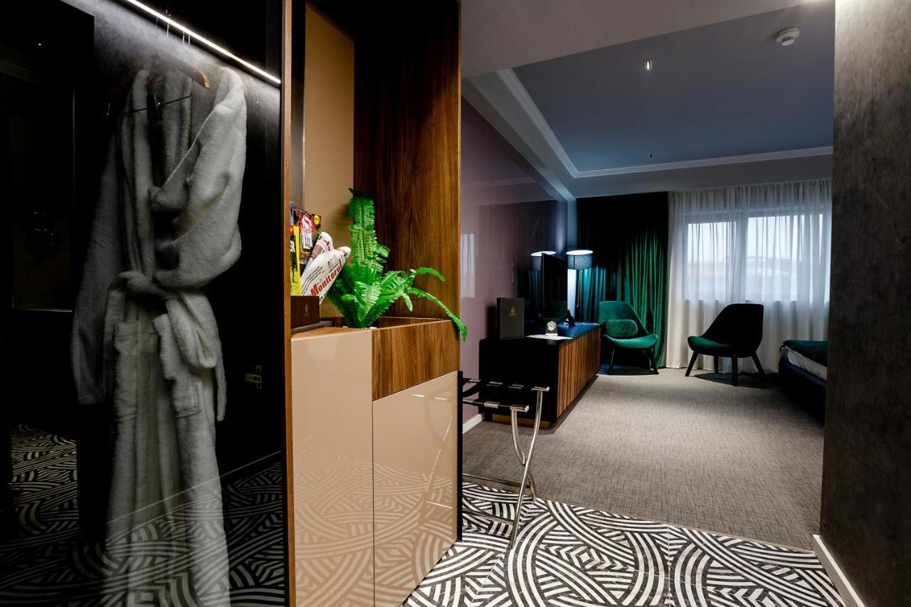 Hotel Kristal Фокшаны Экстерьер фото