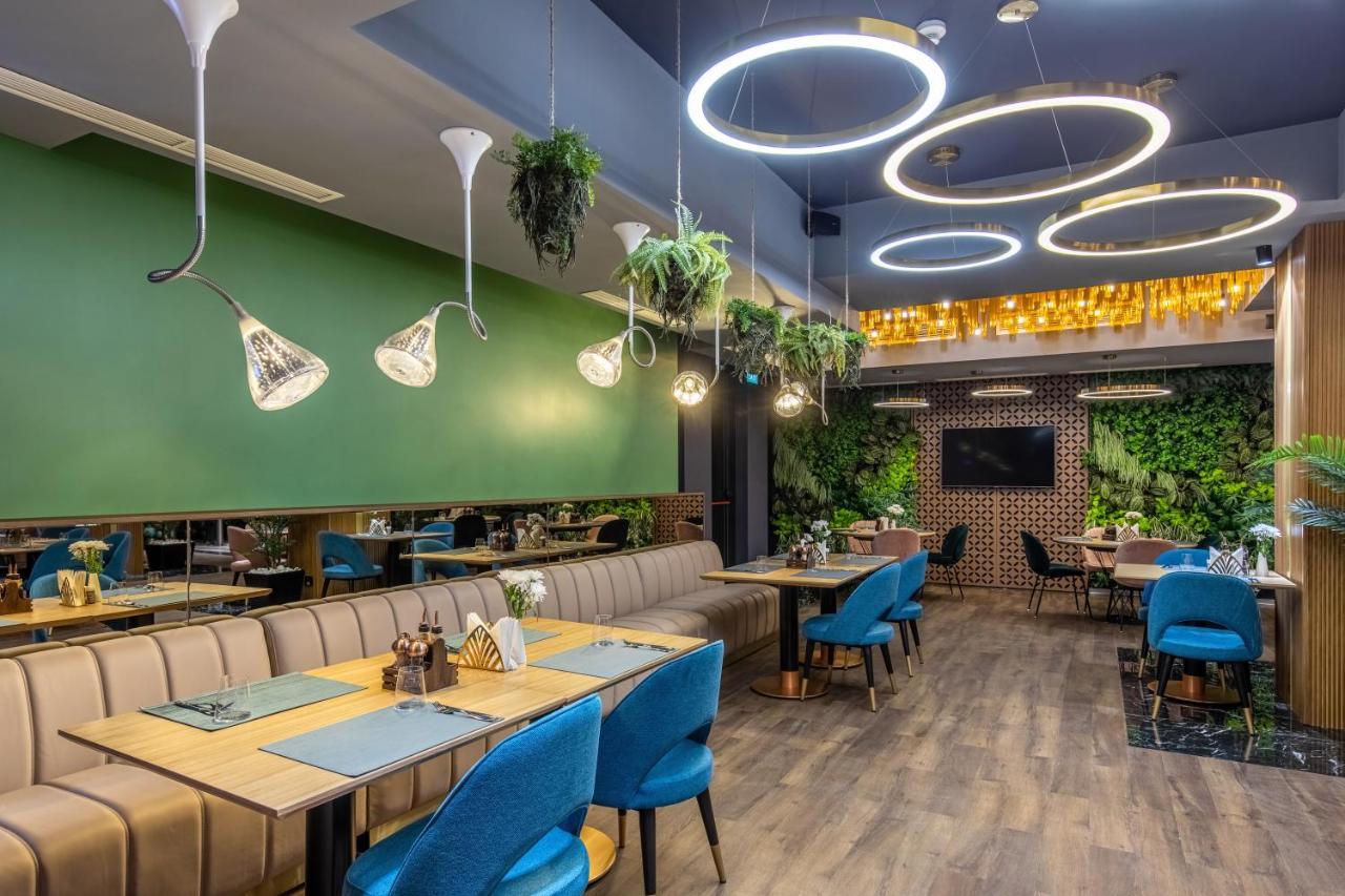 Hotel Kristal Фокшаны Экстерьер фото