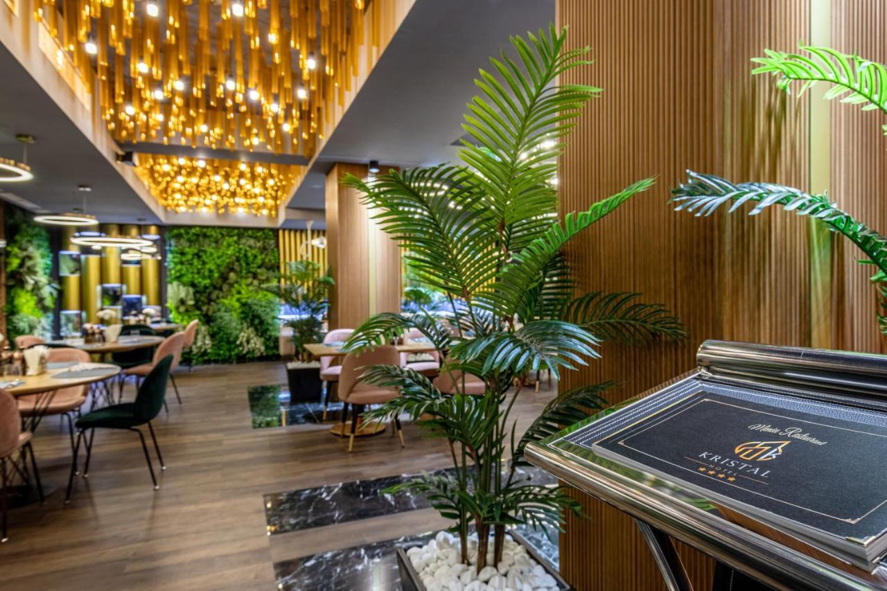 Hotel Kristal Фокшаны Экстерьер фото