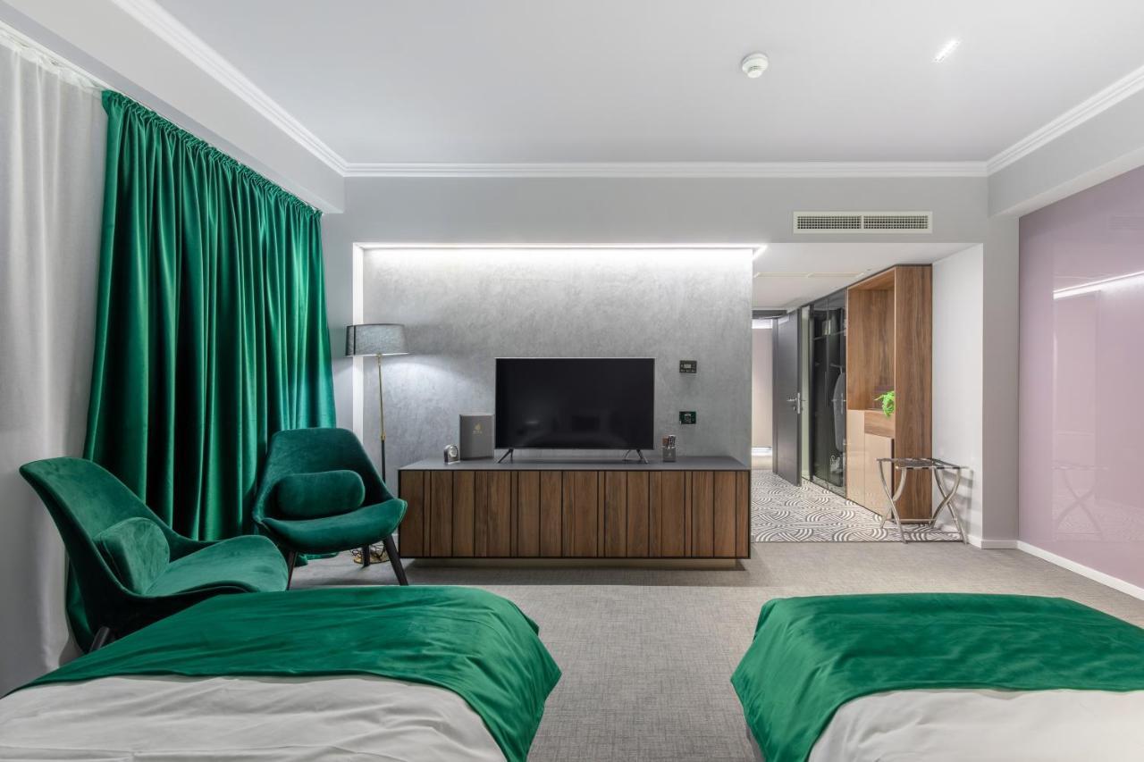 Hotel Kristal Фокшаны Экстерьер фото