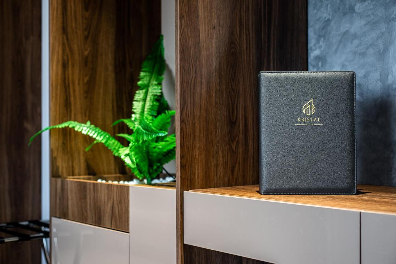Hotel Kristal Фокшаны Экстерьер фото