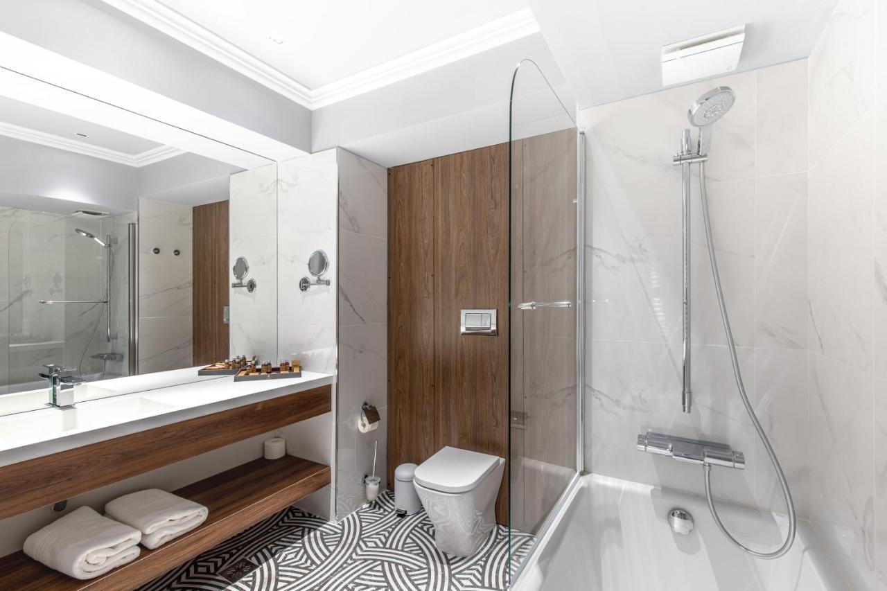 Hotel Kristal Фокшаны Экстерьер фото