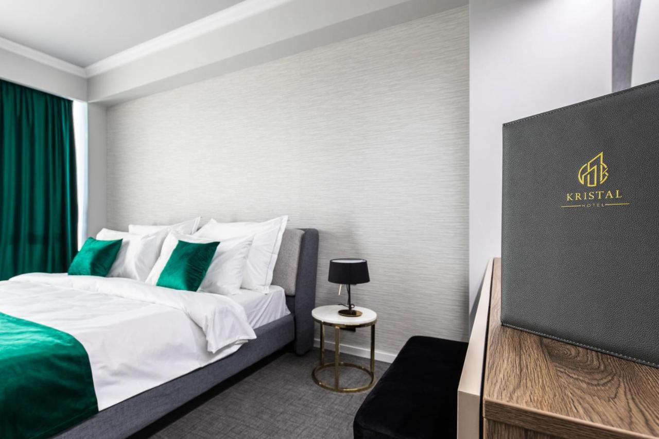 Hotel Kristal Фокшаны Экстерьер фото
