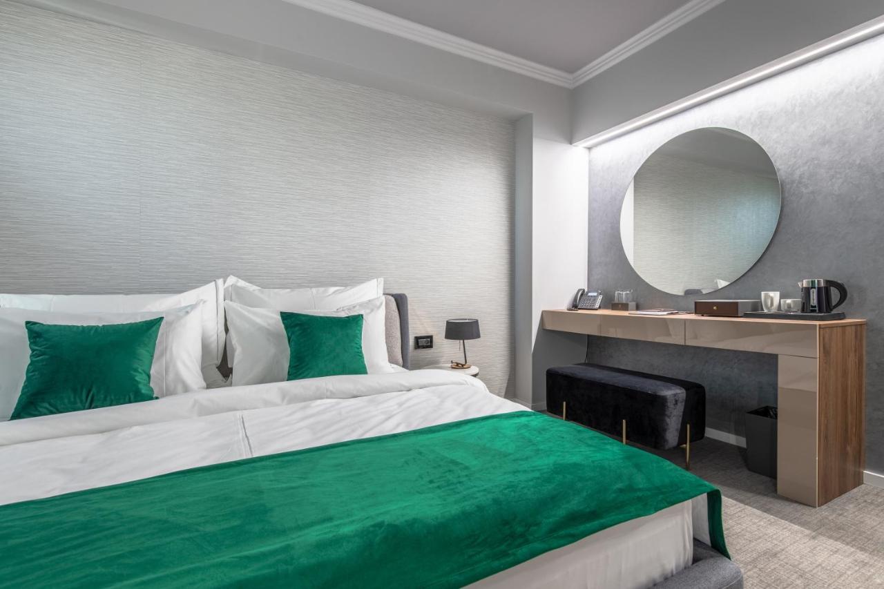 Hotel Kristal Фокшаны Экстерьер фото