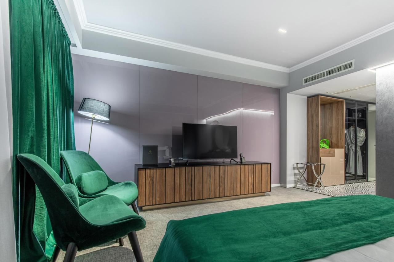 Hotel Kristal Фокшаны Экстерьер фото