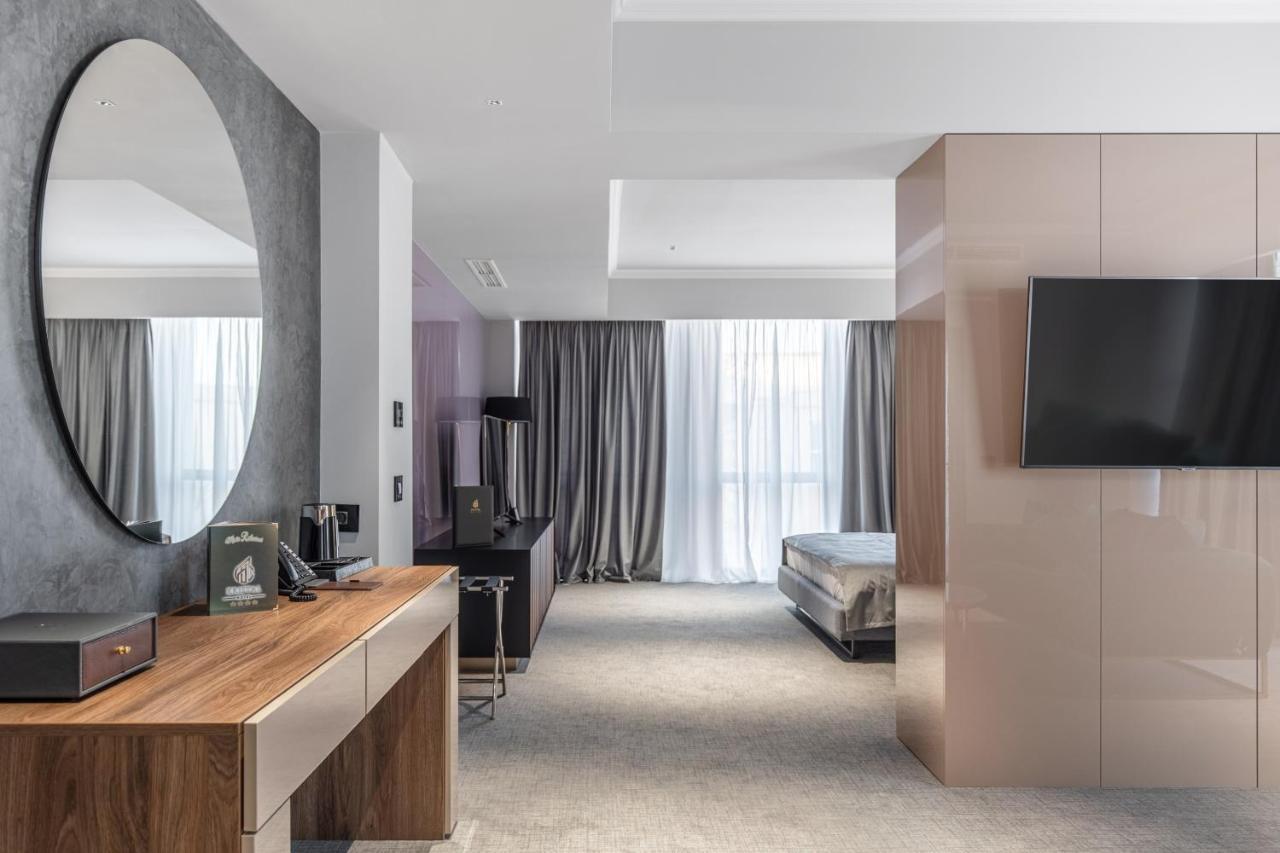 Hotel Kristal Фокшаны Экстерьер фото