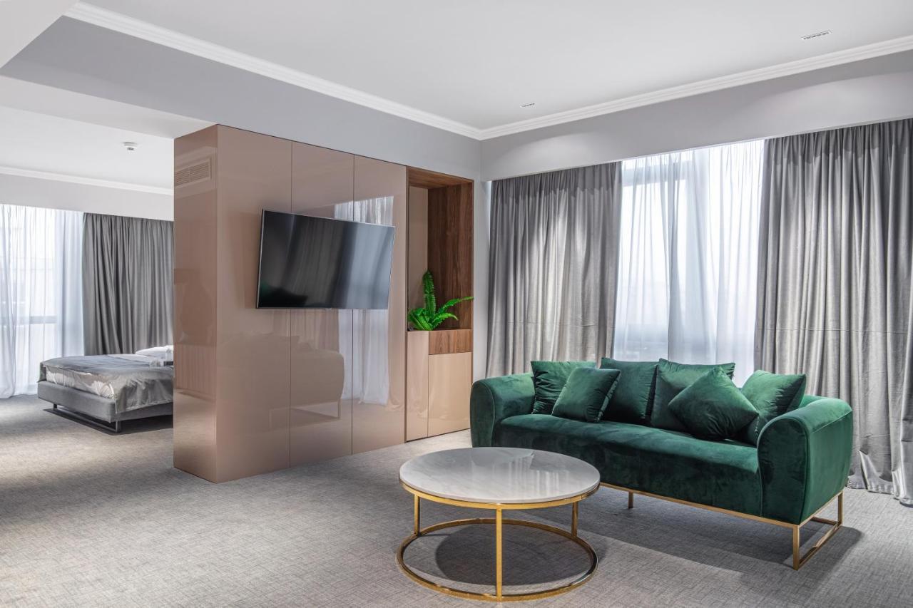 Hotel Kristal Фокшаны Экстерьер фото