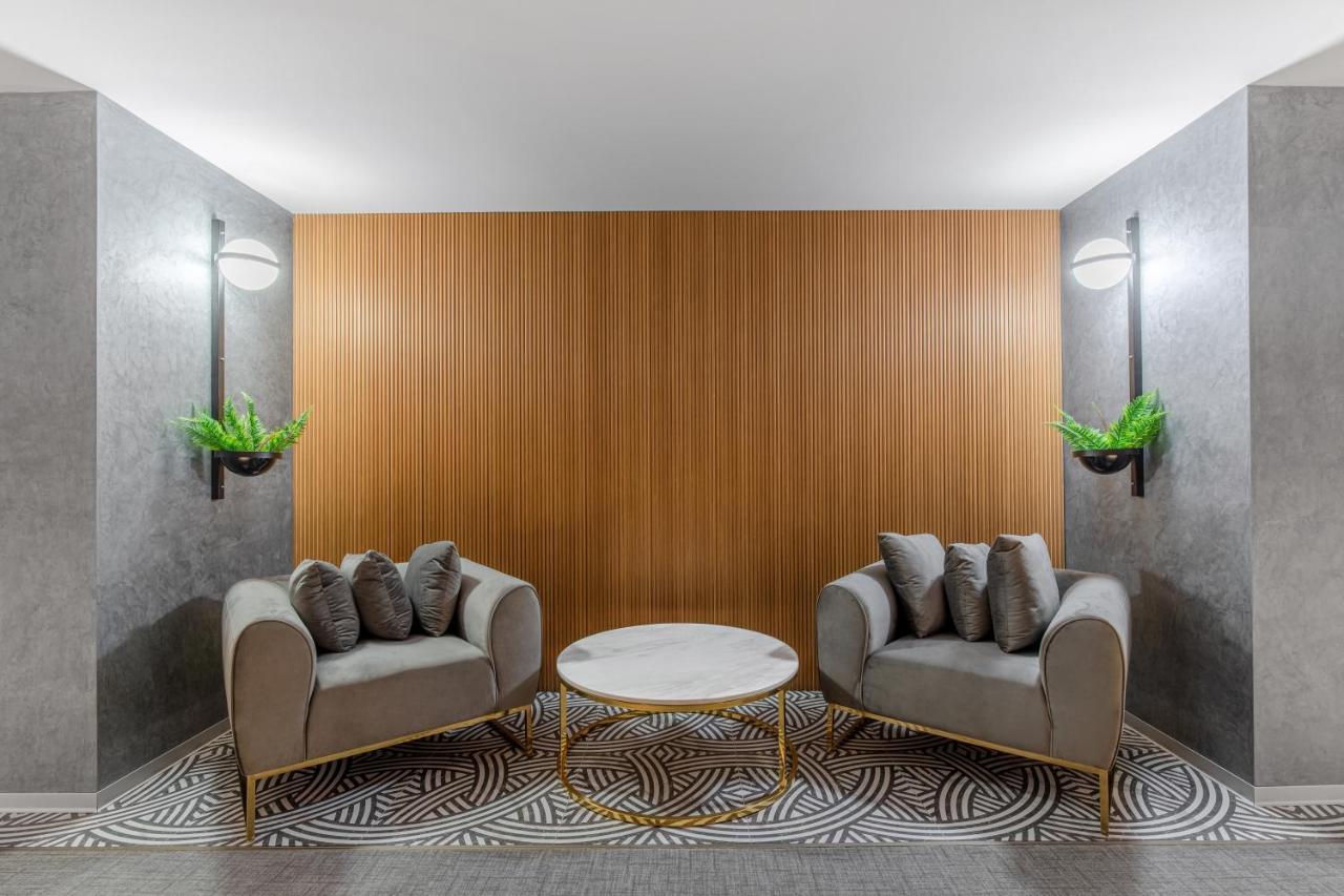 Hotel Kristal Фокшаны Экстерьер фото