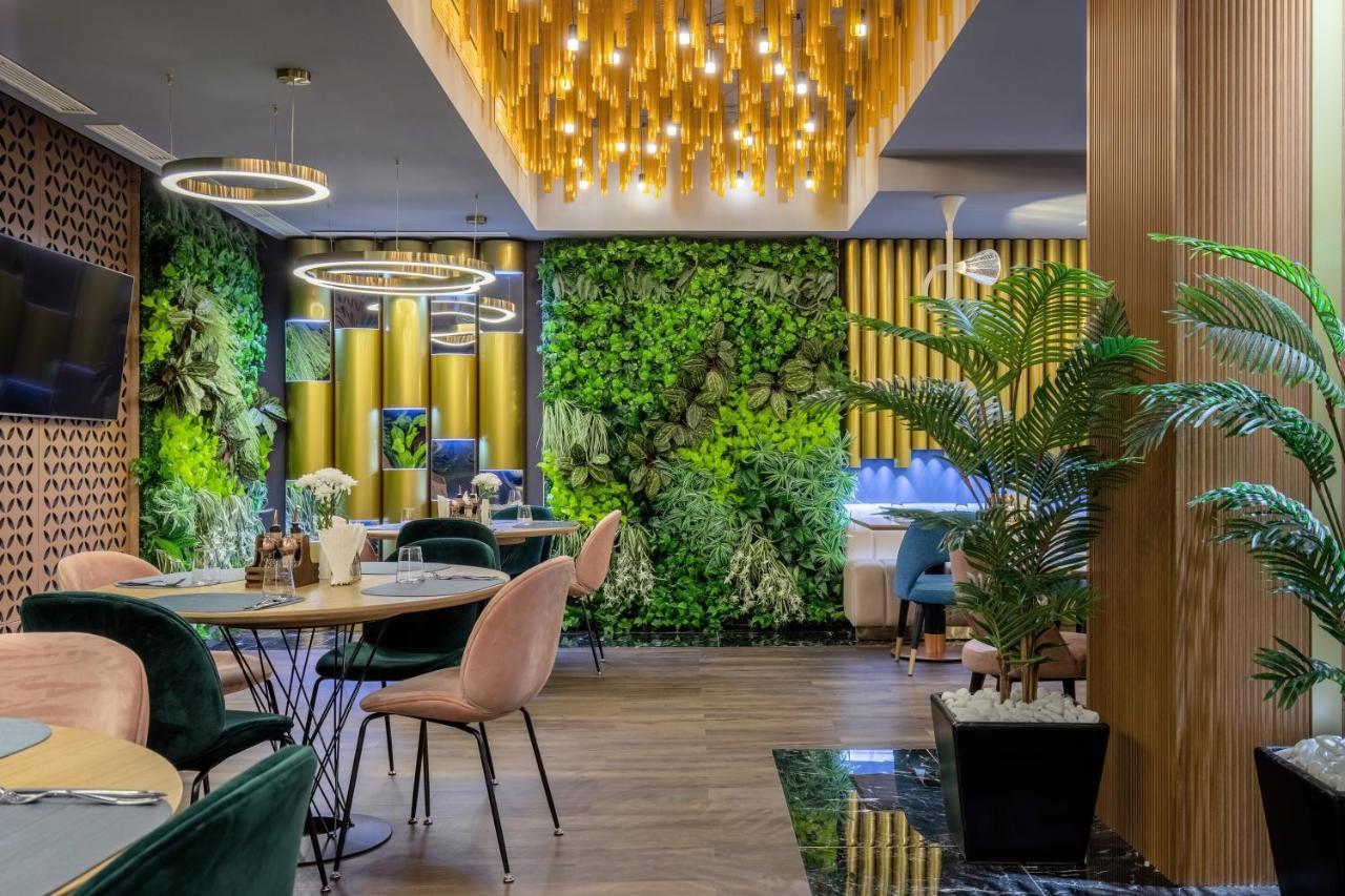 Hotel Kristal Фокшаны Экстерьер фото