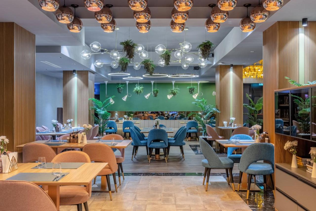 Hotel Kristal Фокшаны Экстерьер фото