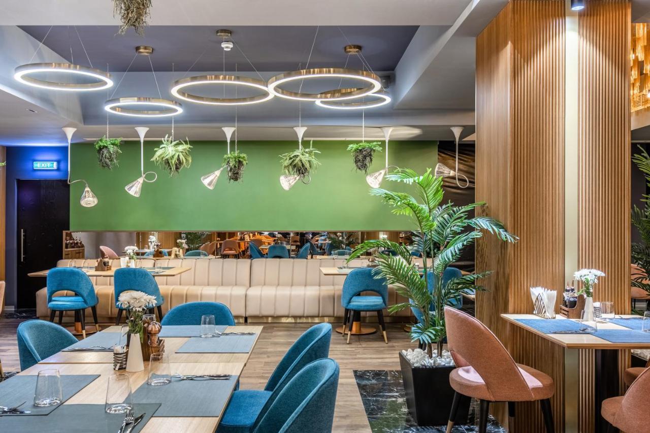 Hotel Kristal Фокшаны Экстерьер фото